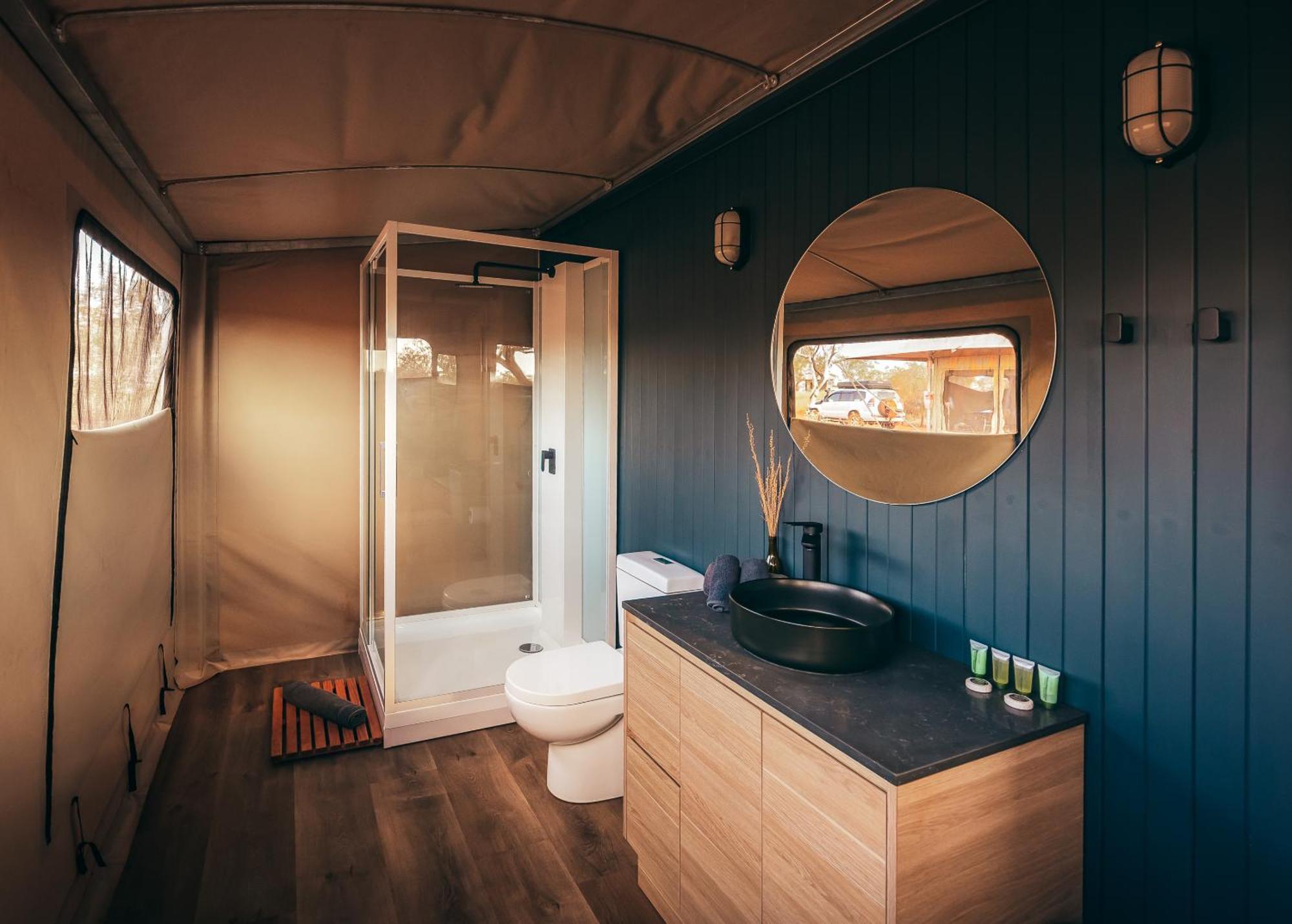 Karijini Eco Retreat Luxury tent 3*